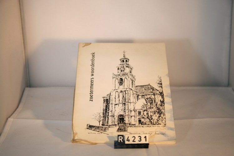 Stadsmuseum Zoetermeer-Collectie_DNA-Zoetermeer_Zoetermeers-Woordenboek